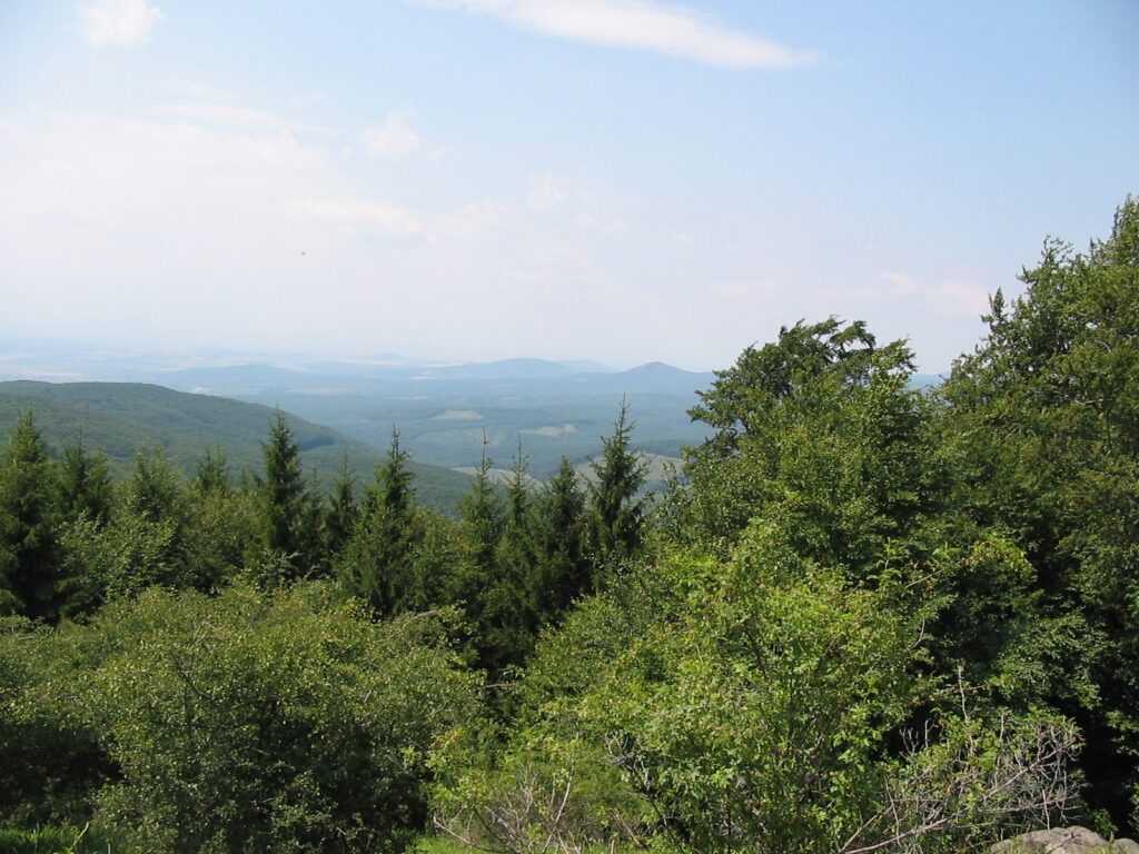 Kilátás a Mátra vonulataira a Kékes tetejéről